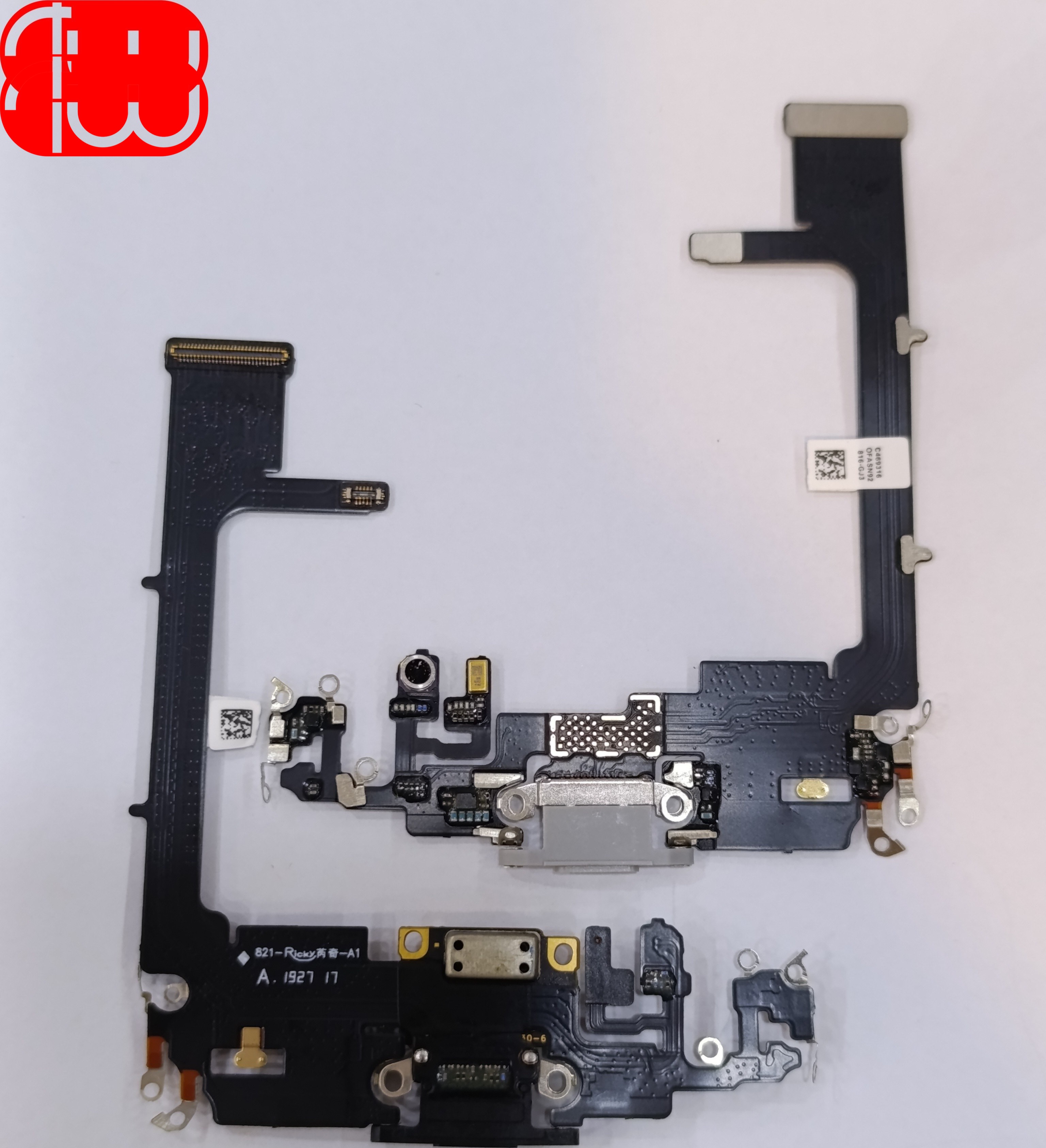 فلت برد شارژ آیفون IPhone 11 سفید