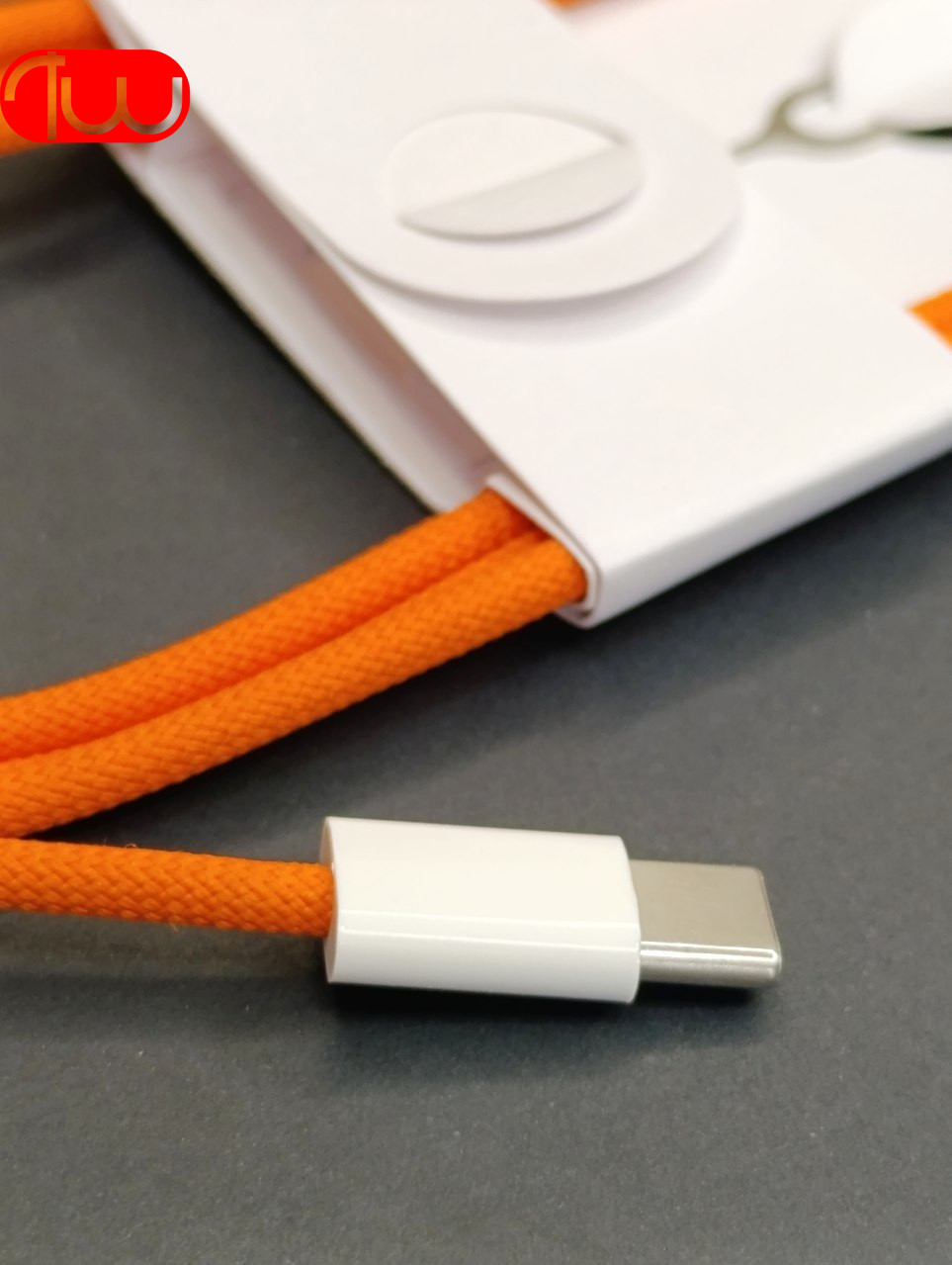 کابل شارژ اورجینال آیفون16  و 17 پکدار